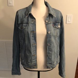 Levi women’s jean jacket